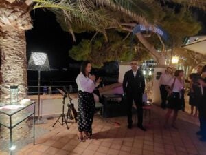 Lorganizzatrcide-dellevento-Annalisa-Testa-e-il-direttore-di-Villa-Sant-Andrea-giuseppe-Nastasi.jpg Modifica immagine